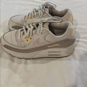 Nike Air Max 90 LV8 Platform Sneaker